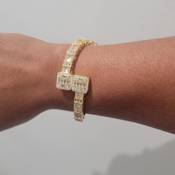 Neiman Marcus Haven 14k Gold Plated  Bangle Bracelet - Picture 2 of 3